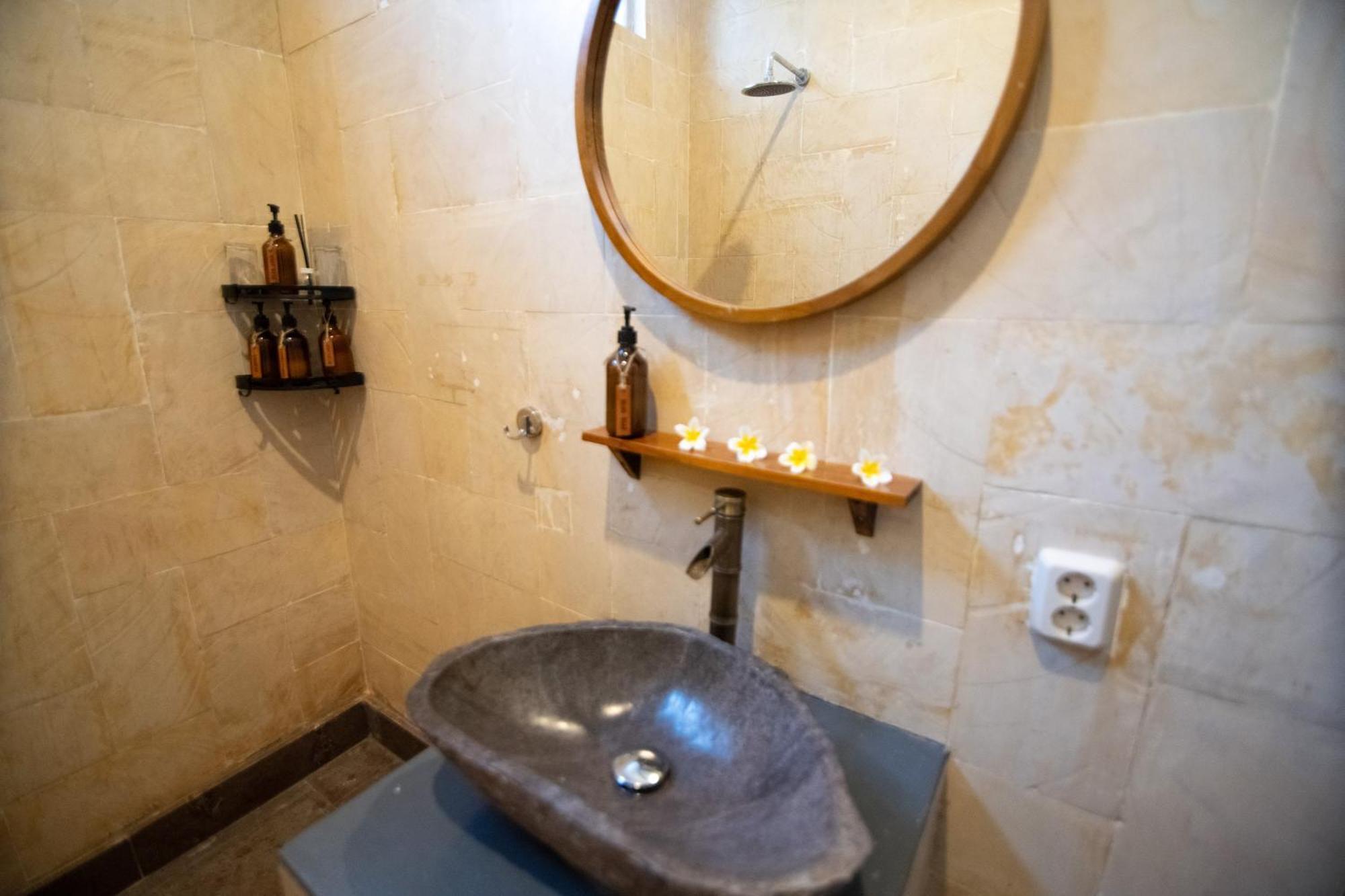 Rumah Singa - Holistic Healing Retreat Gili Air Exterior photo